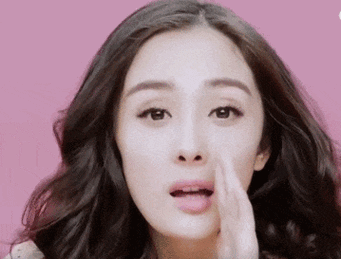 全是虐点!杨幂奢牌广告遭差评,失去滤镜状态尴尬,演技也被嘲