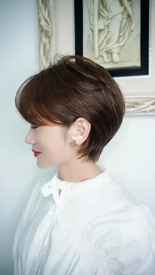 短发发型减龄短发