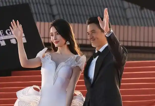 金像奖这一夜,baby换造型抢风头却无人理睬,尴尬处境暴露无遗|杨颖