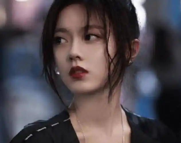 有种整容叫赵今麦化浓妆,清纯少女秒变御姐,完全判若两人_照片