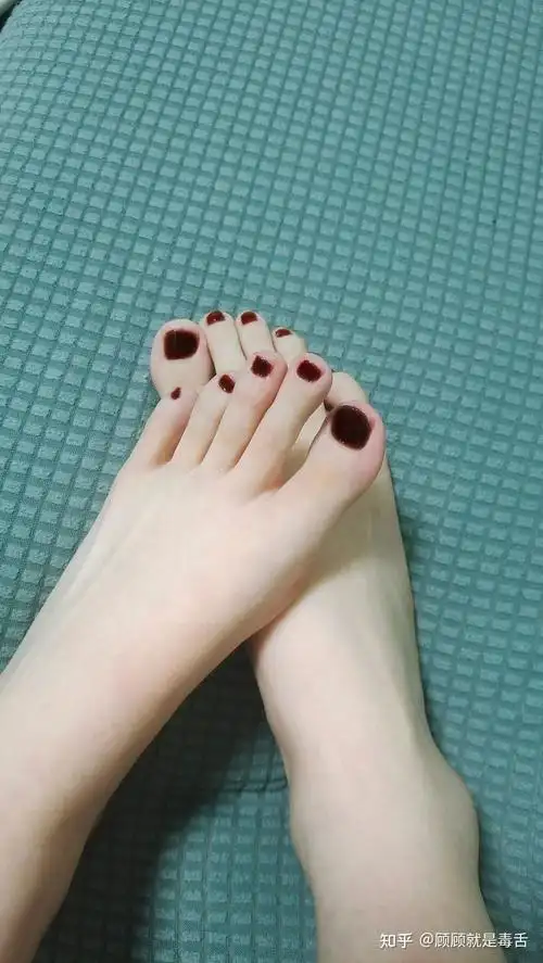 女孩子的脚趾很长是一种什么样的体验? - 知乎