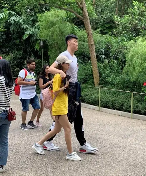 身高173cm的她是广东队啦啦队长被网友称为最美篮球宝贝