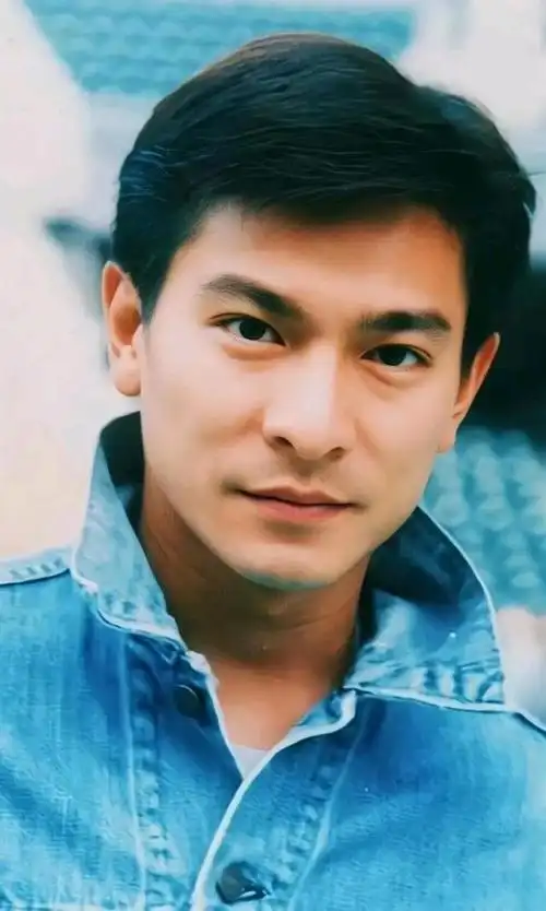 的歌曲无论哪一年代都深受歌迷的喜爱,而他的演唱会则是不多得的经典