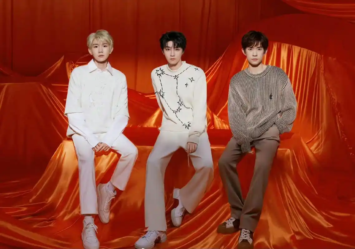 tfboys十周年的又一套新写真,王俊凯,王源,易烊千玺,谁的时尚表现力最