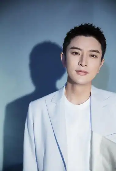 贾乃亮白色西装酷帅写真图片66