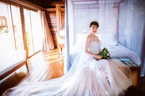 武汉婚纱摄影前十强【皇宫婚纱摄影】武汉婚纱摄影旅拍工作室领跑者