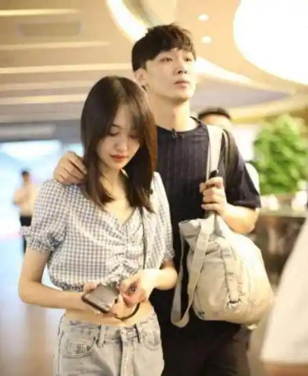 郑爽小号发声,10个字道尽无奈,张恒彻底疯狂,不给自己留后路?