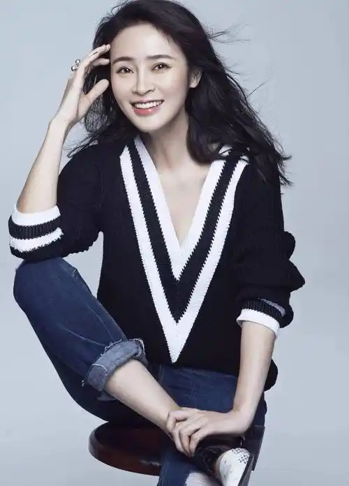 入圈15年无绯闻,闪婚圈外老公,结婚12年恩爱,一家四口很幸福_于明加