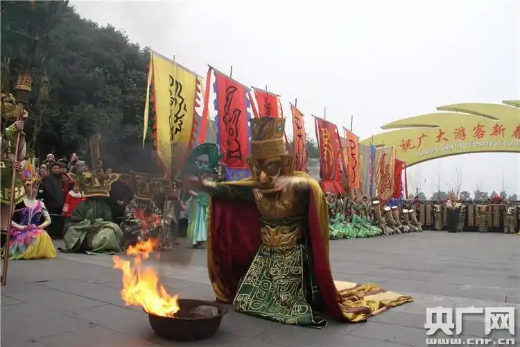 四川广汉三星堆举行新春大祭祀 带游客"重回古蜀"