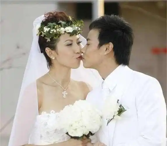 蔡少芬回忆往事落泪委身刘銮雄觉自卑感谢张晋包容改变人生