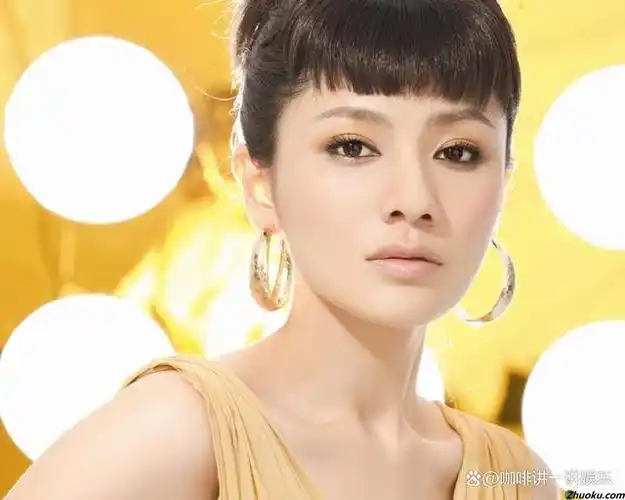 胡可一家出游新加坡,东北宋仲基回来了,阳光暴晒仲基睁不开眼睛