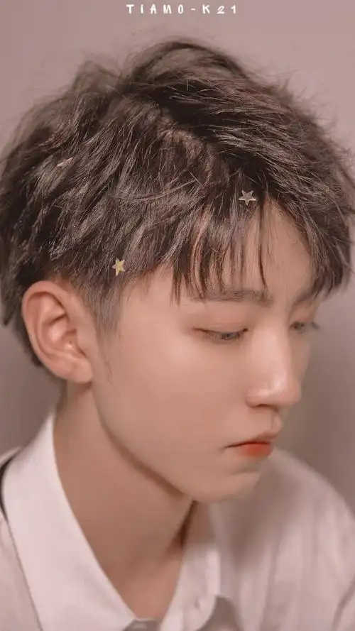 王俊凯壁纸三格拼接,王俊凯壁纸蓝色系,王俊凯壁纸高清全屏