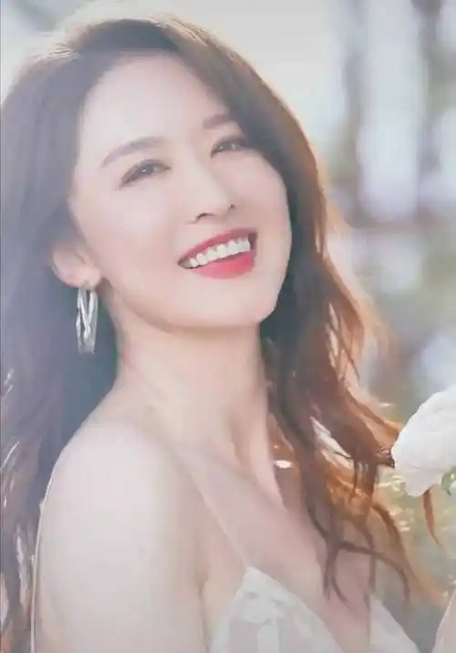 女明星惊艳时刻赵露思何彦霓殷桃张雯李念谁更胜一筹