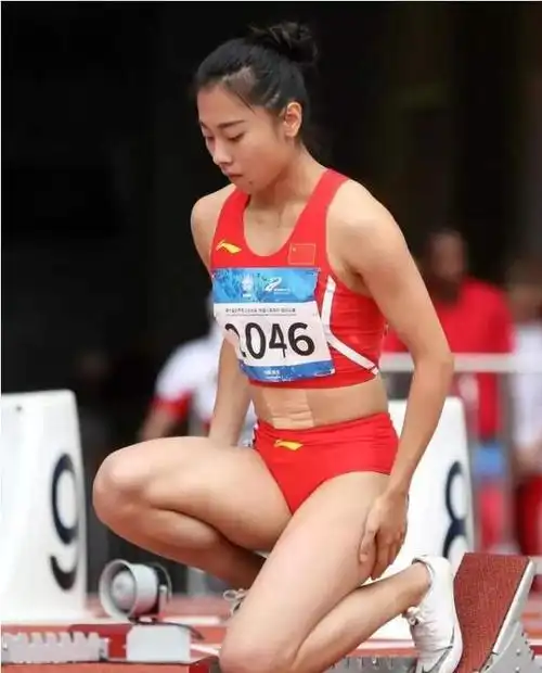 田径女神因纹身意外走红 纹身部位太特殊引争议