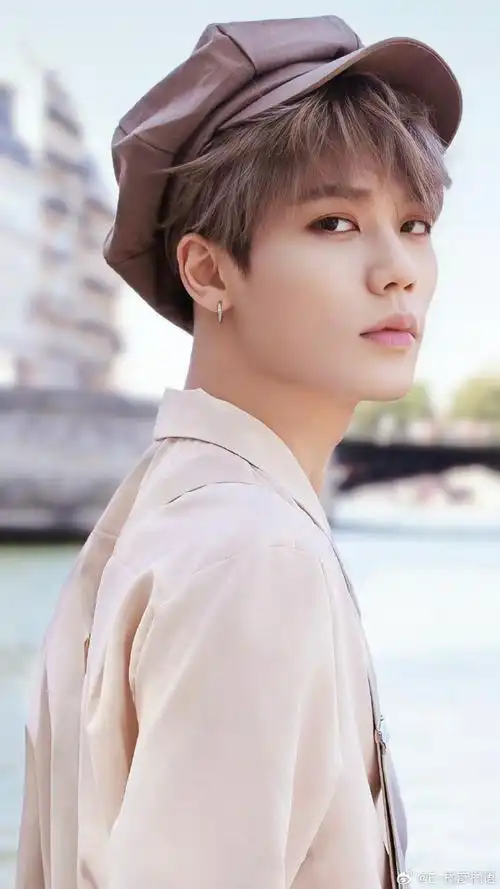 电量很满用满腔热爱去寻找今天的快乐@林彦俊自修壁纸🚫改🚫商