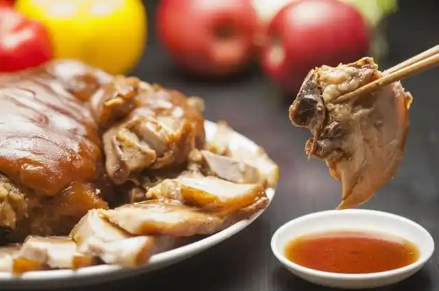 红楼梦中最适合老年人食用的一道药膳——火腿炖肘子