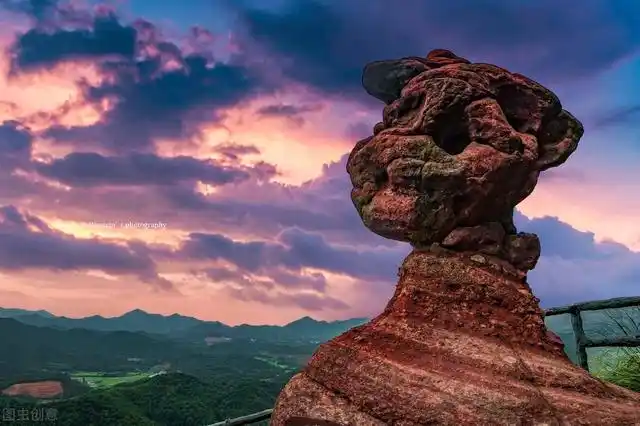 千年古城弋阳,龟峰是如何形成的,离不开这几个条件