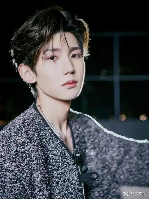 多年后,再看他们三人的"境遇",原来命运的给予,早就标好代价