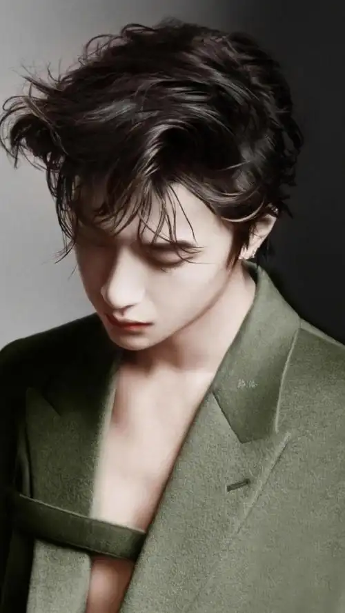 王一博时尚潮流帅气迷人写真