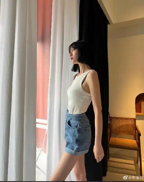 李溪芮身高170cm,体重82斤,腿长:105cm,腿围:37cm.