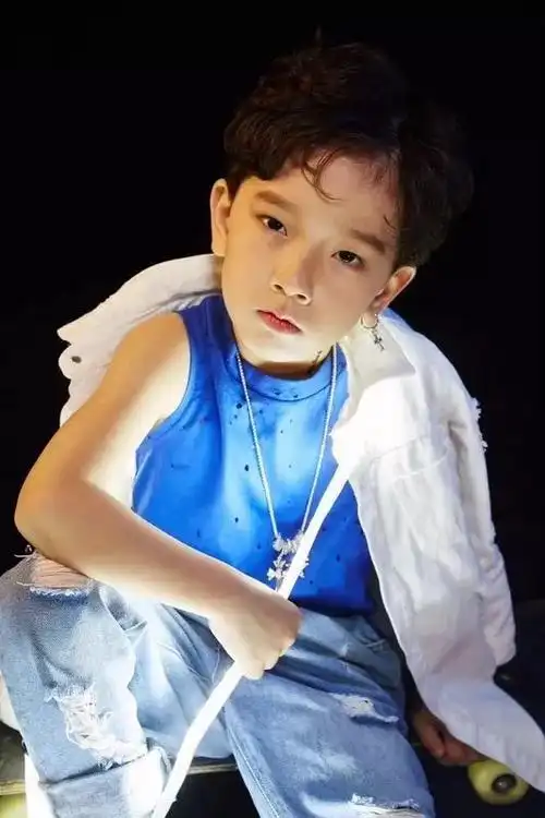 潮童星少年韩国行潮酷帅咖吴睿轩
