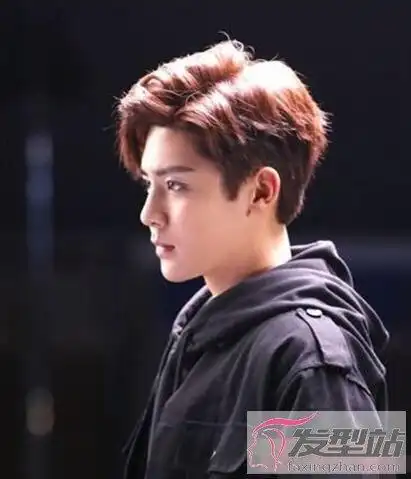 男生后脑勺蓬松发型 修颜塑型提升魅力值_发型站_最新流行发型设计