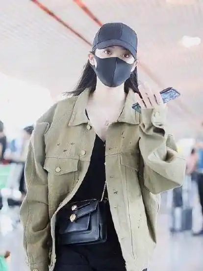 被扒情侣装后,陈飞宇ins取关欧阳娜娜,这是为了避嫌吗?