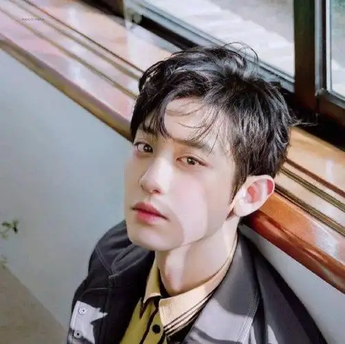 分享一组朴灿烈头像