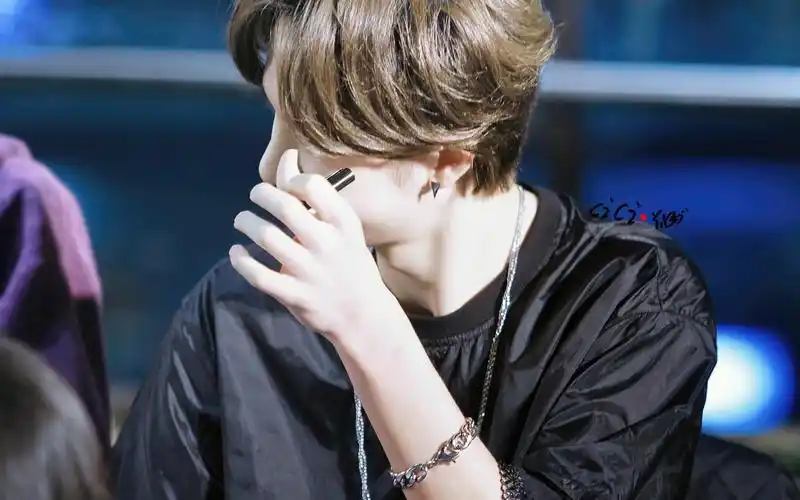 150509 韩国清凉里签售 @uniq-王一博 cr:logo