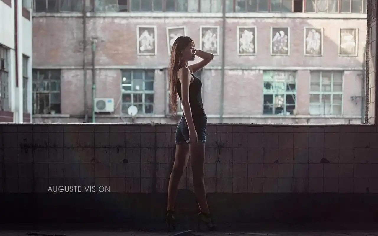 冷酷少女大长腿唯美写真高清摄影壁纸图片下载