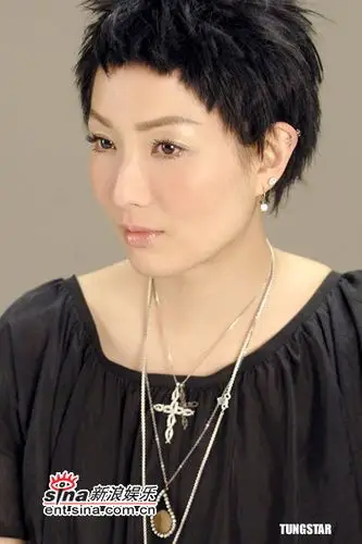 组图:郑秀文清爽短发亮相 天后返歌坛魅力不减