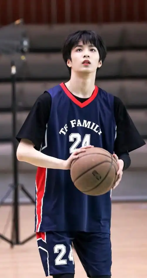 刘耀文壁纸丨我的理想型男友没错了