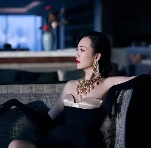 40岁王鸥是"人间美事","内衣外穿"风格魅力十足_生活_照片_方式