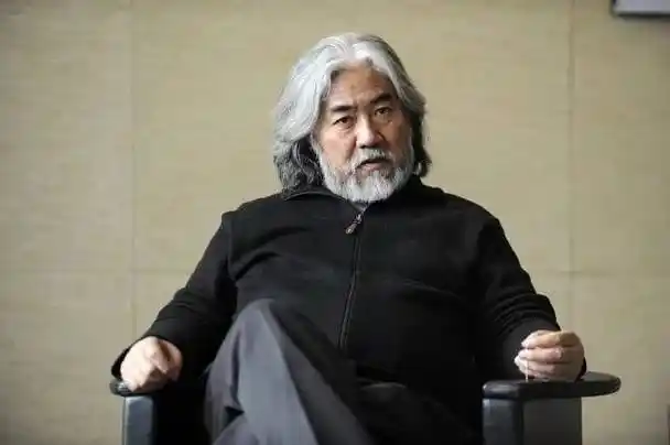 从《笑傲江湖》到《神雕侠侣》,再到《射雕英雄传》,他的每一部作品都