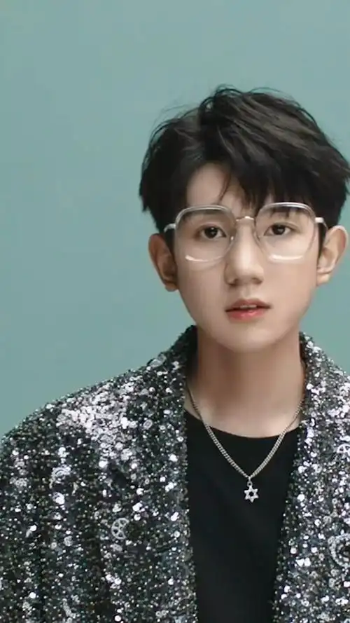 230524【王源】源哥一镜变装