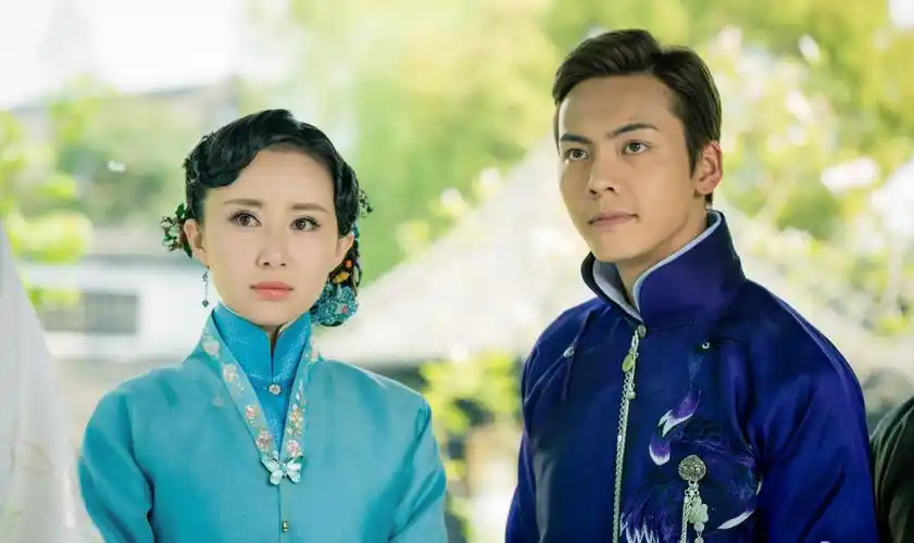 杨幂|《活色生香》播出六年,三个主演成一线,她离开杨幂后糊成18线