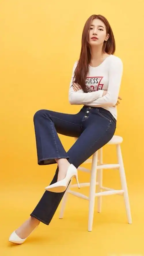 25岁裴秀智身材超好穿紧身牛仔裤秀美腿168身高不做超模