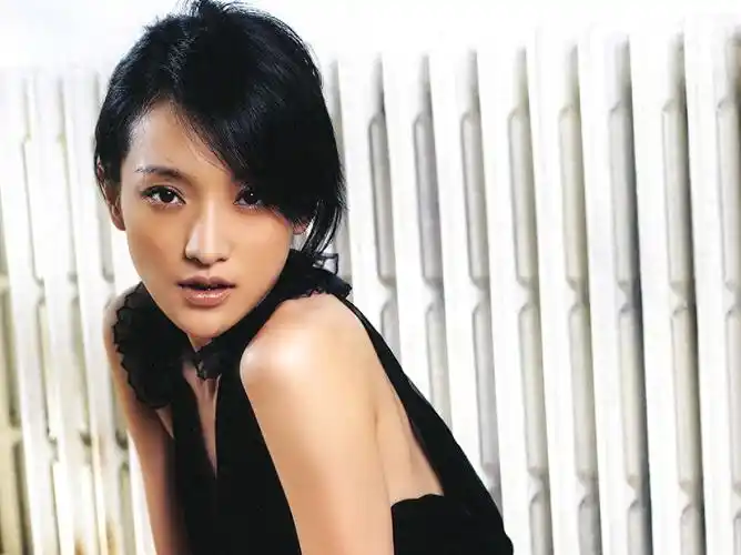 周迅的个人资料简介48岁的周迅为什么不生孩子