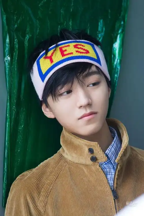 更新成年凯帅气高清图——idol新闻