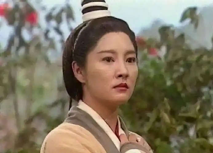 金庸有多喜欢女魔头,为她修改年龄外貌,让她从老瞎变成大美人_李莫愁