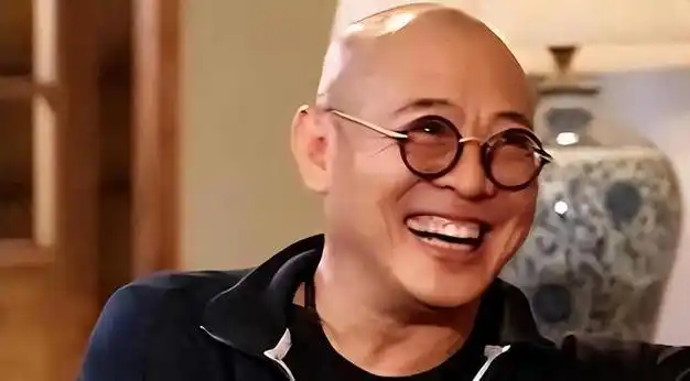 快死了利智顿时显得疲惫而严肃李连杰承认放弃治疗