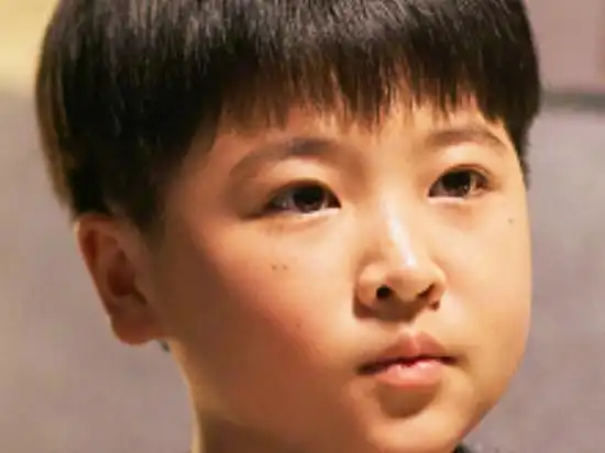 又比如《如懿传》,武泽锦熙跟周迅等实力派演员搭档,饰