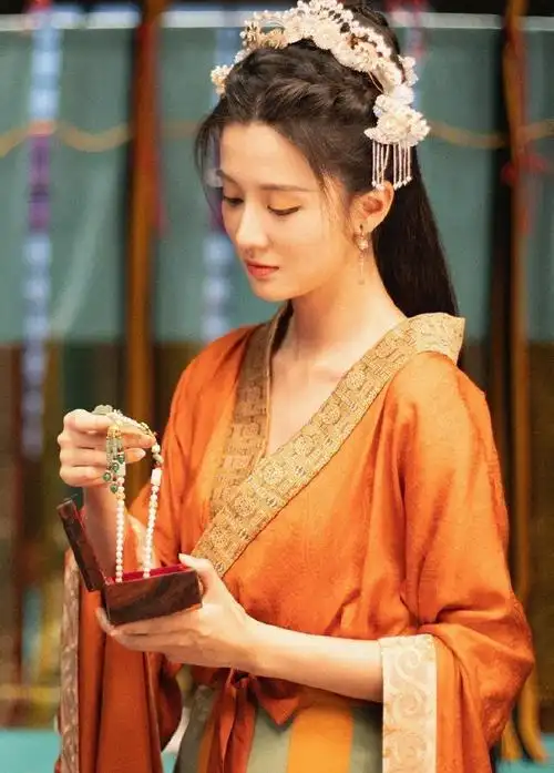 《嫣语赋》努努力加更一下吧,没有剧看了@乔欣bridgette#乔欣说嫣语赋