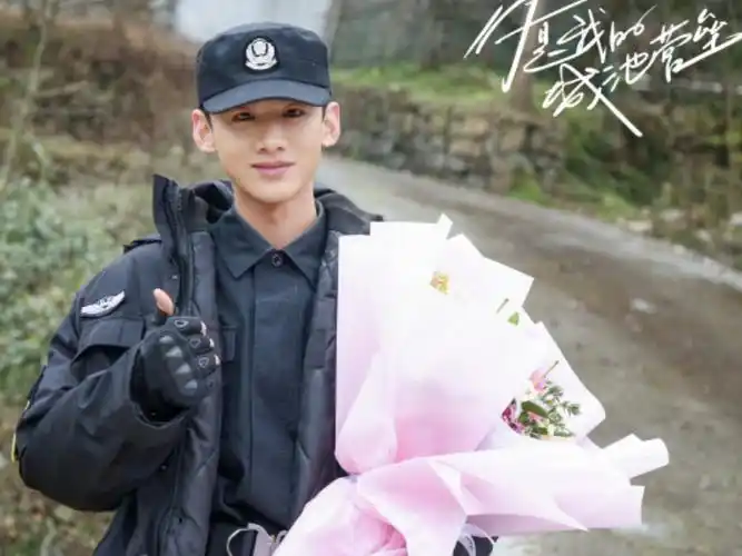 有种整容叫白敬亭穿军装本以为会很俗谁知帅到移不开眼