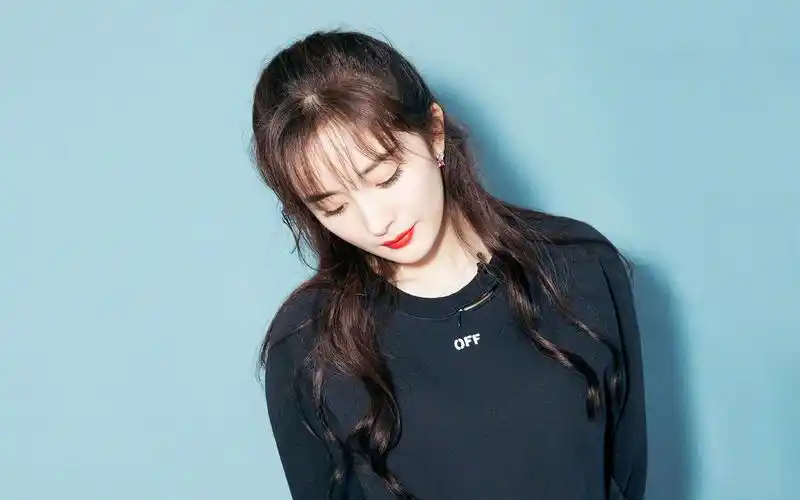 杨幂明日之子造型图片桌面壁纸