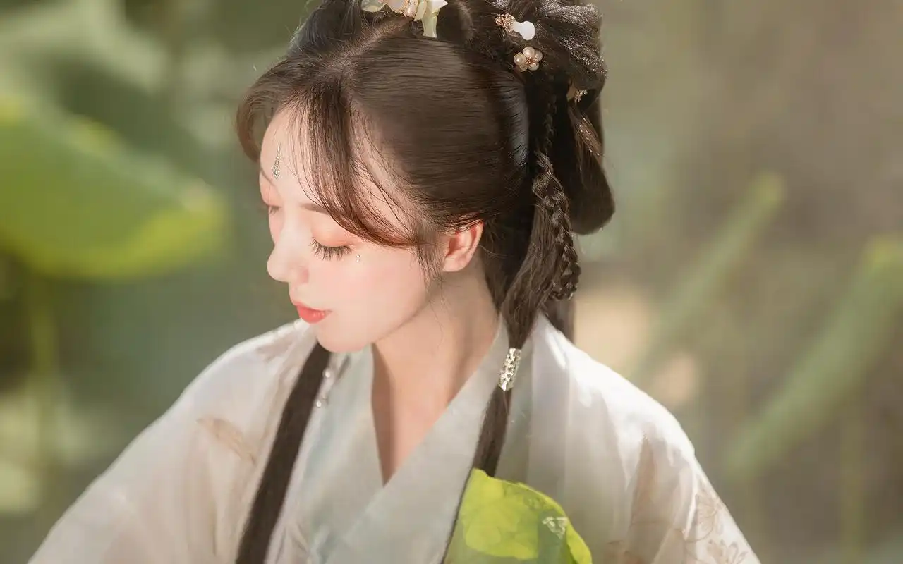 汉服古装美女性感高清桌面壁纸