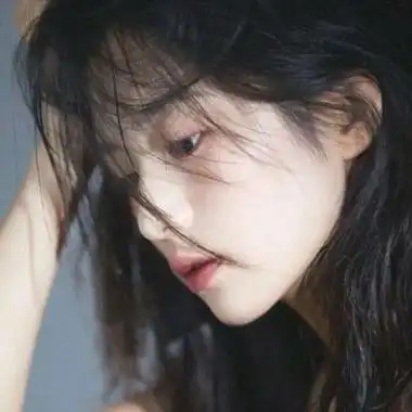 侧脸低头很好看的女生高清