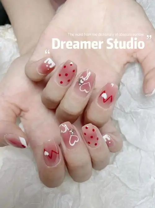 草莓甜心味的美甲