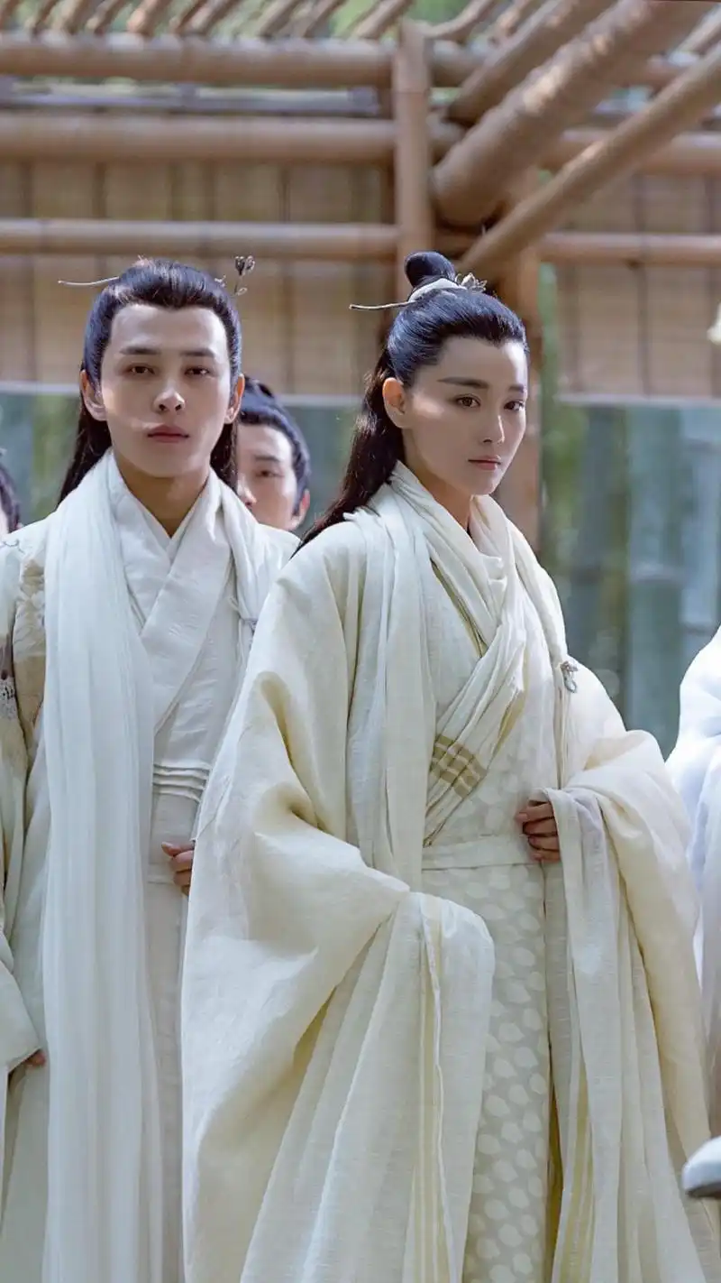 被大家各种吐槽的《凤囚凰》终于开播,可这收视率却让人很吃惊|收视率