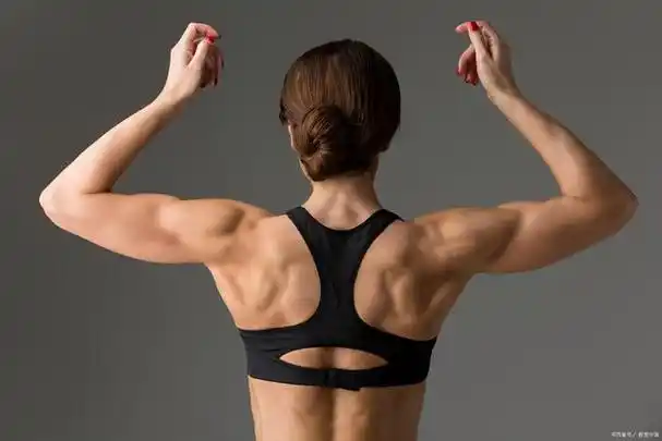 女生如何有效练习背部肌肉